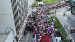 İzmir’de Milletlerarası 9 Eylül İzmir Yarı Maratonu renkli imgelere sahne oldu