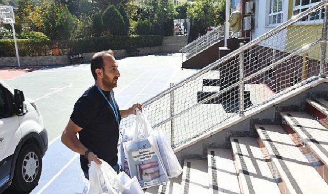 Kadıköy Belediyesi’nden İlkokul Öğrencilerine Kırtasiye Dayanağı