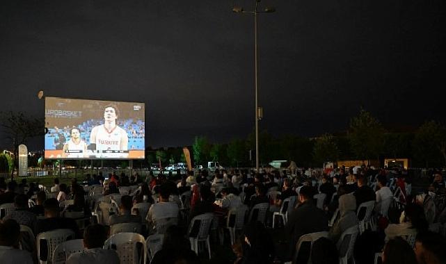 Kartepe’de Final Heyecanı Dev Ekranda İzlendi