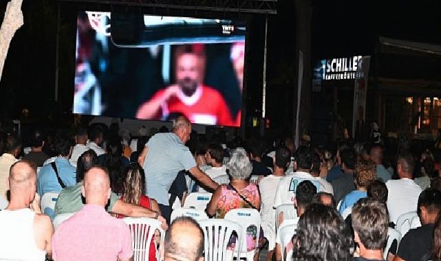 Kemer’de ulusal maç için dev ekran kuruldu