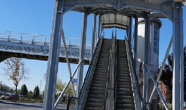 Konya Büyükşehir, Üniversite Öğrencilerinin Ağır Kullandığı Yaya Üst Geçidine Yürüyen Merdiven Kazandırdı