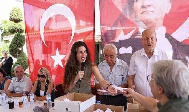 Lider Denizli, Çeşme’de 32 yıllık tapu problemini çözdü