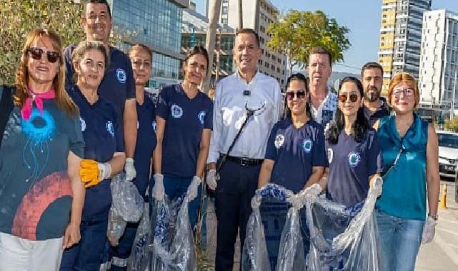 Lider Özyiğit, vatandaşlarla birlikte etraf paklığı yaptı