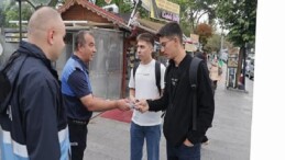 Lider Rasim Arı’dan Öğrencilere Bitmeyen Kalem Sürprizi