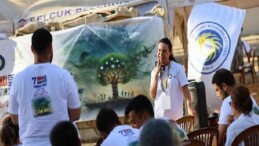 Lider Sengel Gençlere Efes Tarlası Ömür Köyü’nü anlattı