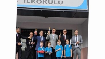 Lider Sezer Öğrencilerin Yeni Eğitim Devri Heyecanına Ortak Oldu