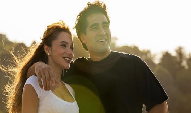 Mert Ramazan Demir ve Miray Daner’i Başrollerinde Buluşturan ‘Bize Bi’Şey Olmaz’ Dizisinden Birinci Kare Yayınlandı