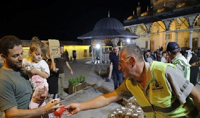 Mevlit Gecesi’nde Kandil Simidi ve Şerbet Dağıtıldı