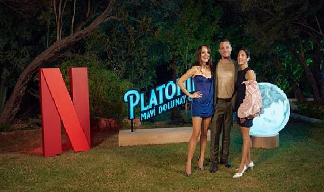 Netfilix, Gupse Özay imzalı yeni dizisi Platonik: Mavi Dolunay Otel’in lansmanını Çeşme’de renkli bir aktiflikle kutladı