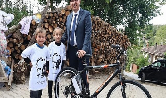 Nilüfer Belediyesi’nden minik Hamza’ya bisiklet sürprizi