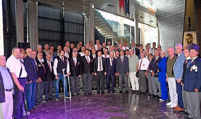 Osmangazi Belediyesi gazileri en özel günlerinde unutmadı