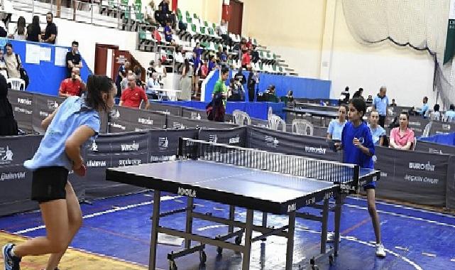 Osmangazi Belediyesi masa tenisine mesken sahipliği yaptı