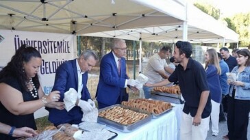 Rektör Prof. Dr. Budak’tan öğrencilere “boyozlu” karşılama