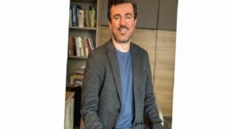 Toplumsal medyada paylaşmaya odaklanırken, ömrün kendisini kaçırıyoruz