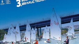Yelkenliler Haliç’te Suya İniyor