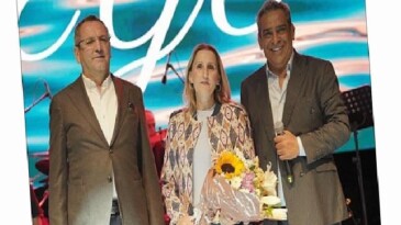 20. Ayvalık Memleketler arası Zeytin Hasat ve Turizm Şenliği’nde müzik dolu gece…