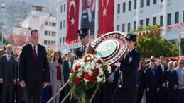 29 Ekim Bayram Coşkusu Çelenk Sunumuyla Başladı