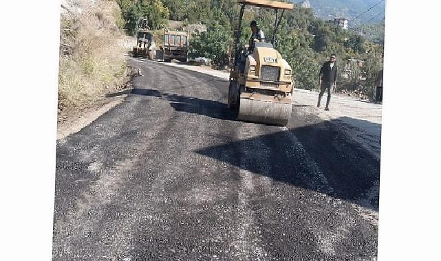 Alanya kırsalında ağır mesai