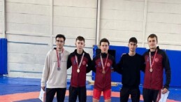 Aliağa’nın Genç Güreşçileri Okullarını İzmir Üçüncüsü Yaptı