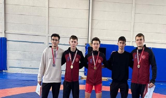 Aliağa’nın Genç Güreşçileri Okullarını İzmir Üçüncüsü Yaptı