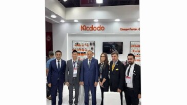 Anlık çeviri yapan yapay zekalı kulaklık Türkiye’de