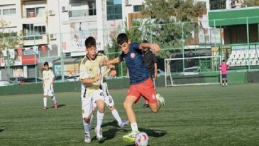 Atatürk’ün çocukları Cumhuriyet Kupası için alana çıktı