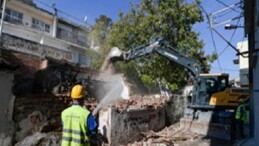 Ballıkuyu dönüşüm bölgesindeki metruk yapılar yıkılıyor