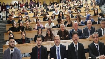 Başkan Altay SÜ Edebiyat Fakültesi Öğrencileriyle Buluştu