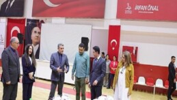 Bayraklı’daki Okullara Spor Materyali Dayanağı