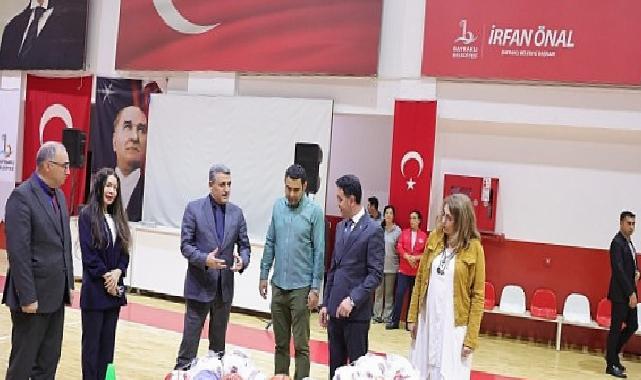 Bayraklı’daki Okullara Spor Materyali Dayanağı