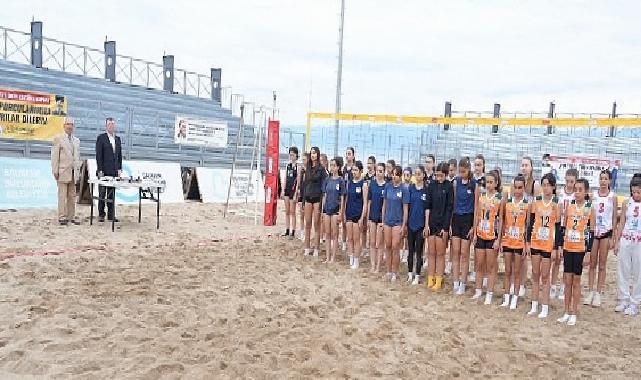 Burhaniye’de Klasik Ören Atatürk Kupası Plaj Voleybolu Turnuvası Başladı