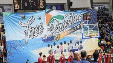 Büyükşehir Belediyespor – Gaziantep Basketbol Maçında Gazze’ye Takviye Pankartı Açıldı