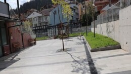 Büyükşehir, İzmit Başaran Camii Meydanı’nı yeniledi