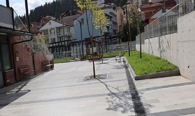 Büyükşehir, İzmit Başaran Camii Meydanı’nı yeniledi