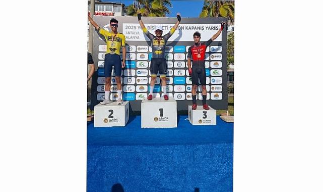 Büyükşehirli Pedallar Sezonu 7 Madalya İle Noktaladı