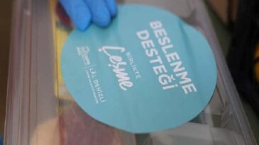 Çeşme Belediyesi’nden ilköğretim öğrencilerine beslenme dayanağı