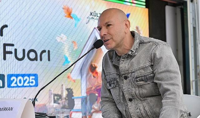 Demir Demirkan bu defa edebiyat sahnesinde hayranları ile buluştu