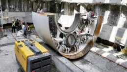 Dev köstebeklerden 2’sinin daha montajı başladı