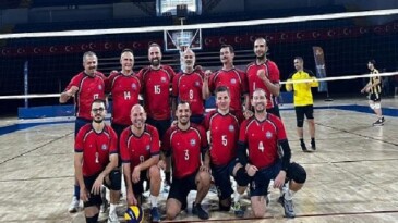 Ege Üniversitesi Voleybol Grubu ismini finallere yazdırdı
