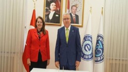 Egeli araştırmacıların ürettiği ‘Sağlıkta İnançlı İlaç Hazırlama Önlüğü’ yararlı model dokümanı aldı