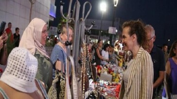 “El Emeği Gece Pazarı” bayanlara çıkar kapısı oldu