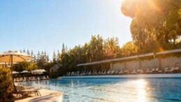 Ela Excellence Resort Belek’te Yaz Hiç Bitmiyor: Sarı Yazın Gücü Akdeniz’de Devam Ediyor