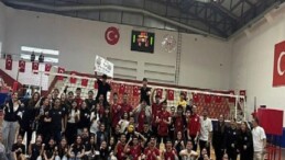 Gölcük Belediyespor Erkek Voleybol Ekibi Galibiyetle Başladı