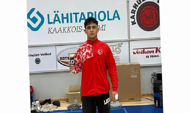 Güreşte İkili Madalya Sevinci