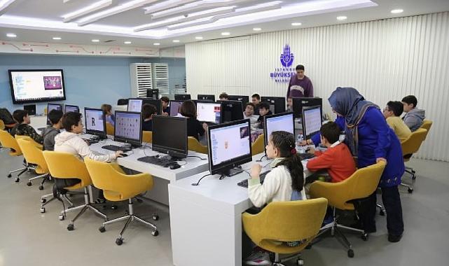İBB Teknoloji Atölyelerinde Yeni Eğitim Devri Heyecanı