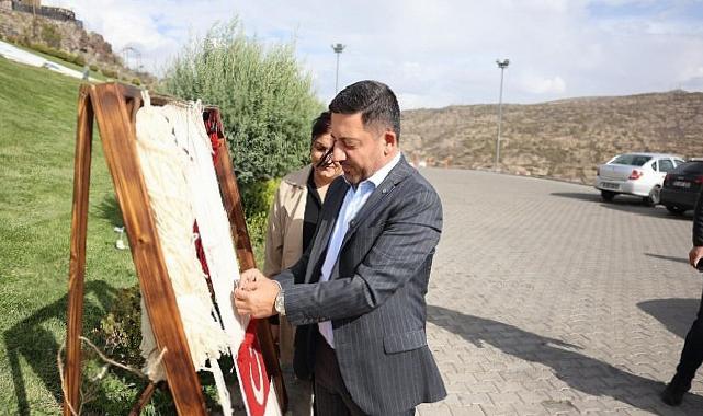 “İlmek İlmek Türkiye” Projesinde Son İlmeği Lider Rasim Arı Attı