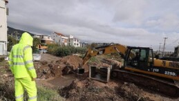 İzmir Büyükşehir Belediyesi takımları Bergama’da çok yağışlarla gayret ediyor