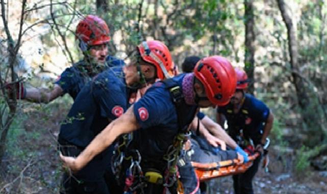 İzmir İtfaiyesi’nden Balçova Terapi Ormanları’nda kurtarma operasyonu