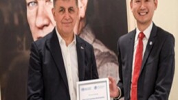 İzmir’in Yaşlı Dostu Kent unvanı tescillendi