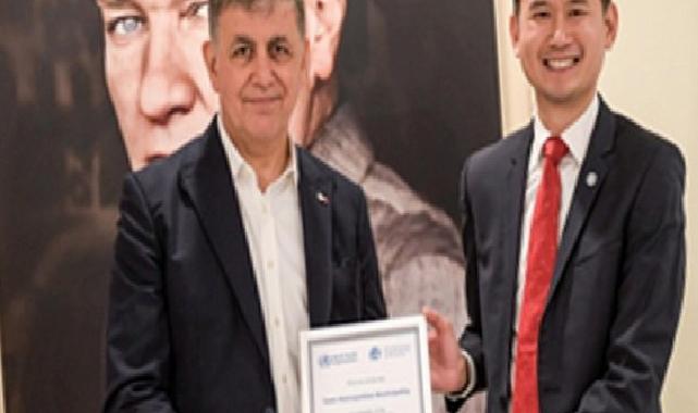 İzmir’in Yaşlı Dostu Kent unvanı tescillendi